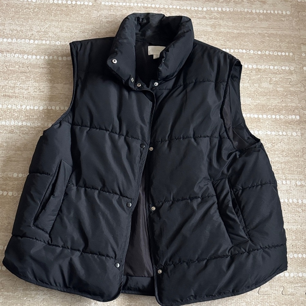 H&M Black Puffer Vest